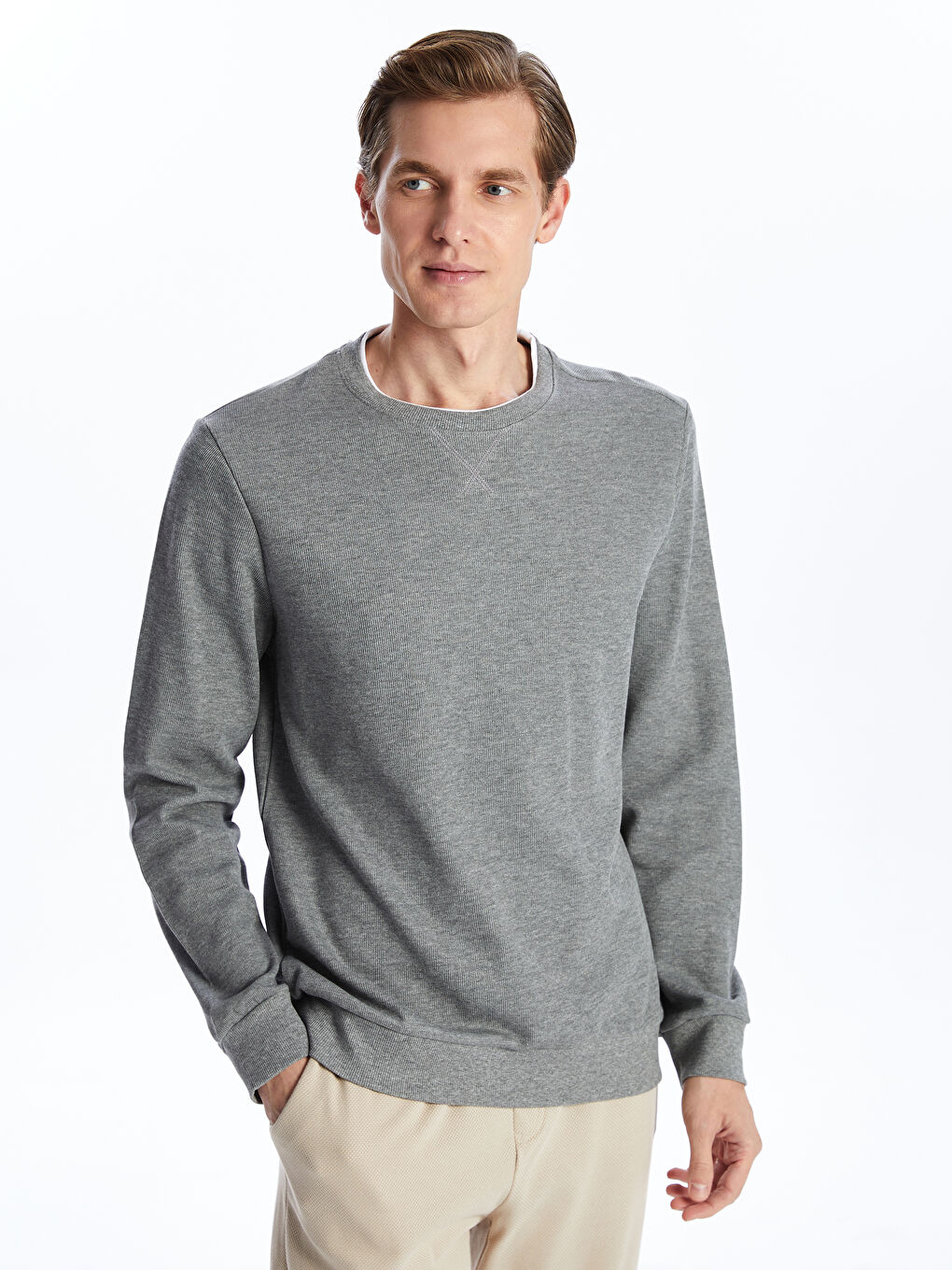 LCWAIKIKI Classic Gri Bisiklet Yaka Uzun Kollu Erkek Sweatshirt