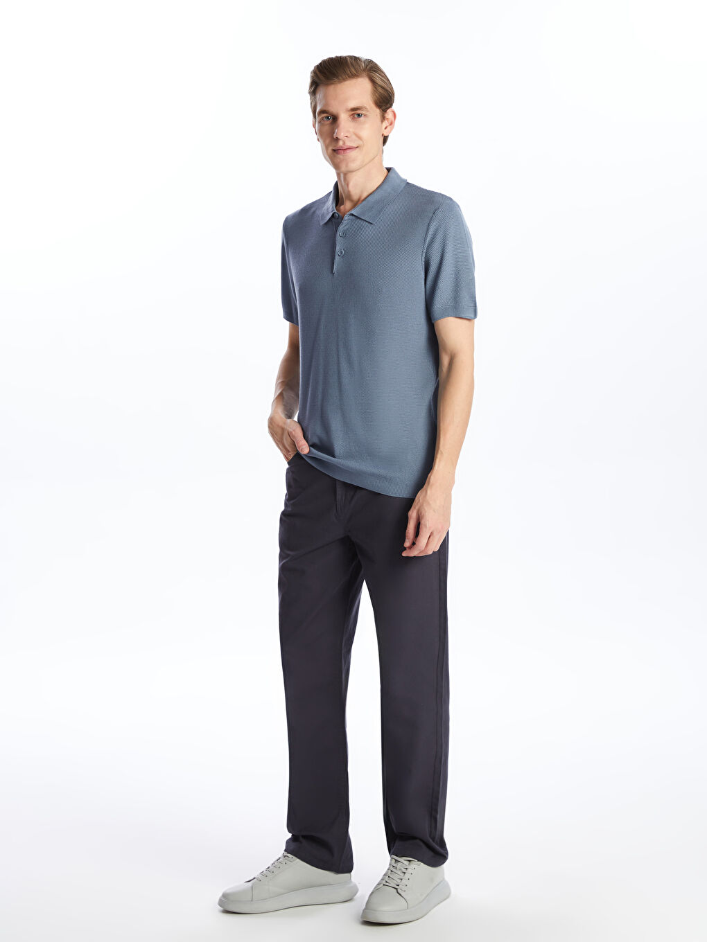 Čino pantalone za muškarce, opuštenog kroja -S50563Z8-HKS