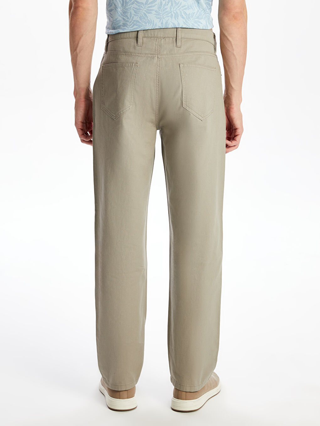 Čino pantalone za muškarce, opuštenog kroja -S50563Z8-PWN