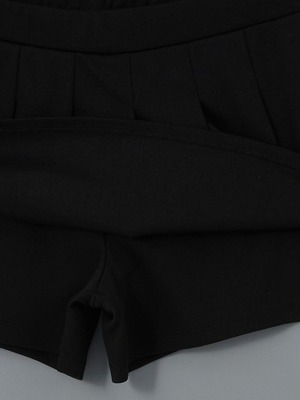 Siyah Beli Lastikli Pileli Kız Çocuk Şort Etek-1