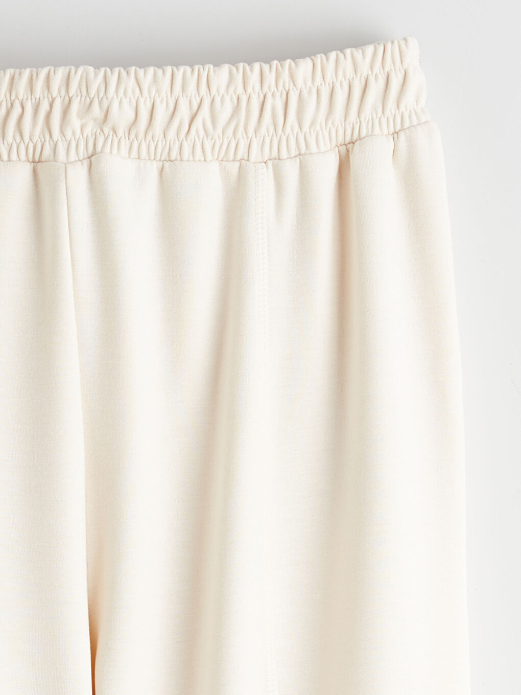 طقم رياضي للبنات بملمس ناعم وياقة دائرية-5