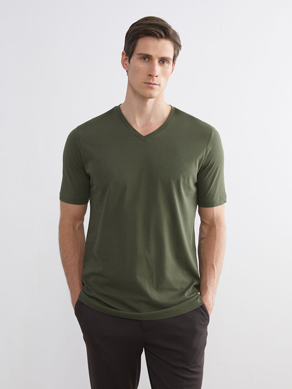 تي شيرت ياقة على شكل حرف V كم قصير جيرسي للرجال