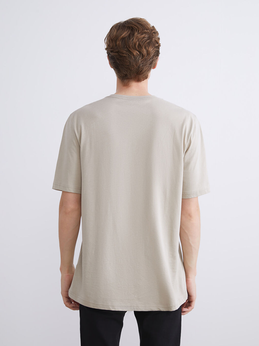 Bej V Yaka Kısa Kollu Penye Erkek Tişört-3