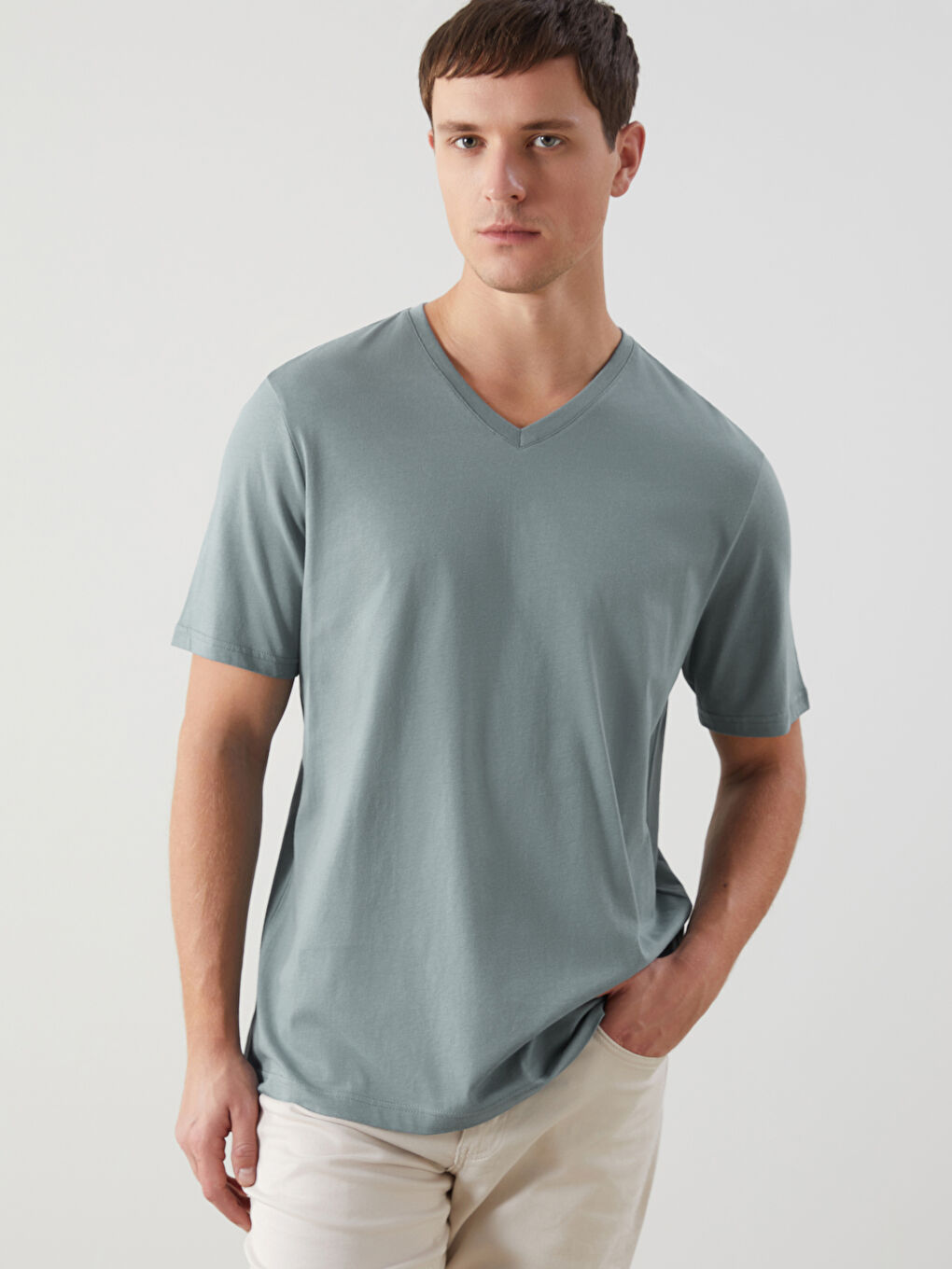 Mavi V Yaka Kısa Kollu Penye Erkek Tişört