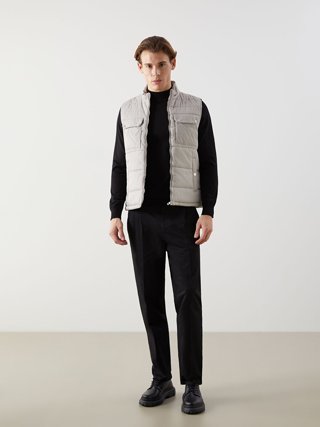 Gri Standart Kalıp Dik Yaka Erkek Şişme Yelek-1