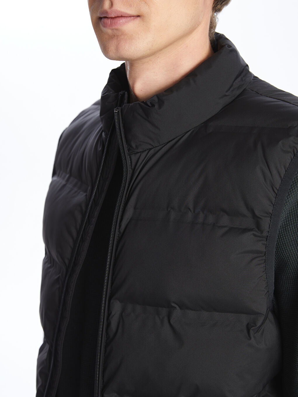 LCWAIKIKI Classic Standard Fit Funnel Neck Men's Puffer Gilet -S50908Z8-CVL
