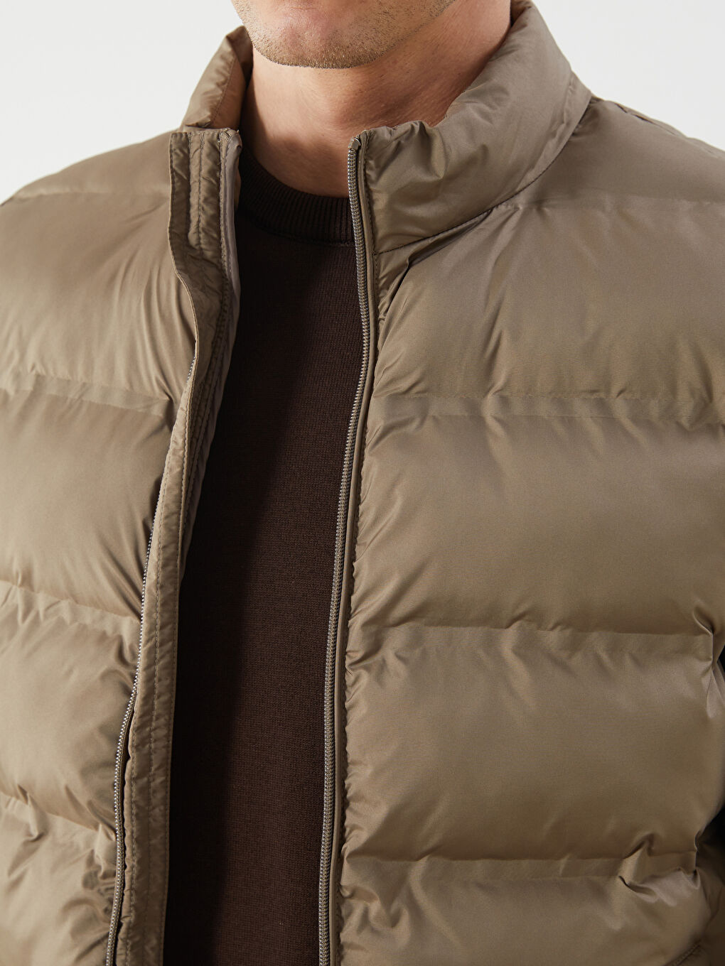 LCWAIKIKI Classic Standard Fit Funnel Neck Men's Puffer Gilet -S50908Z8-YEE