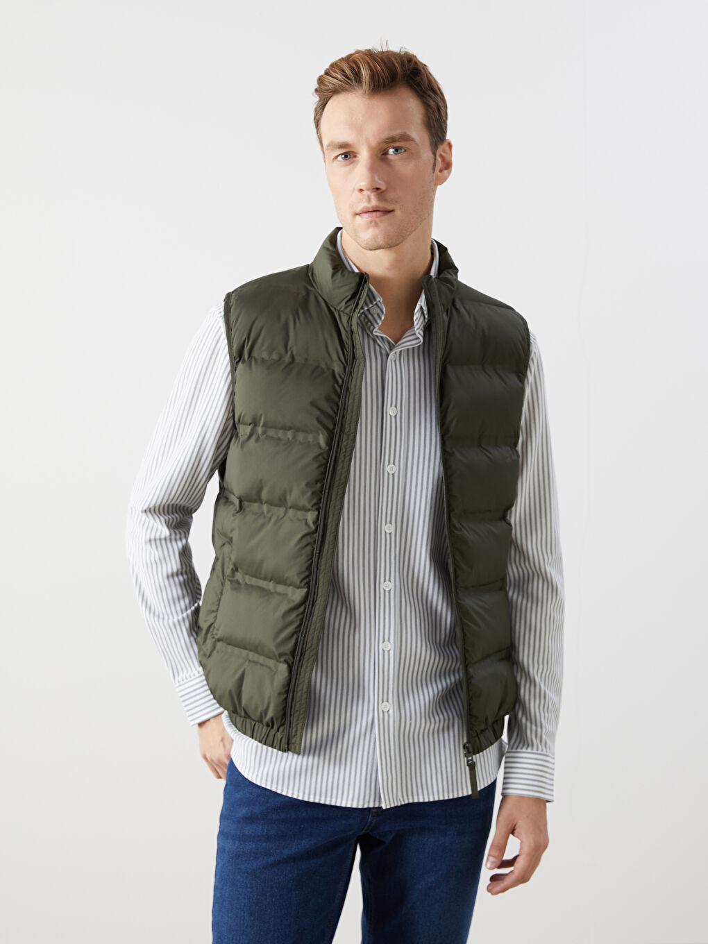 Standard Fit Funnel Neck Men's Puffer Gilet -S50908Z8-V9A