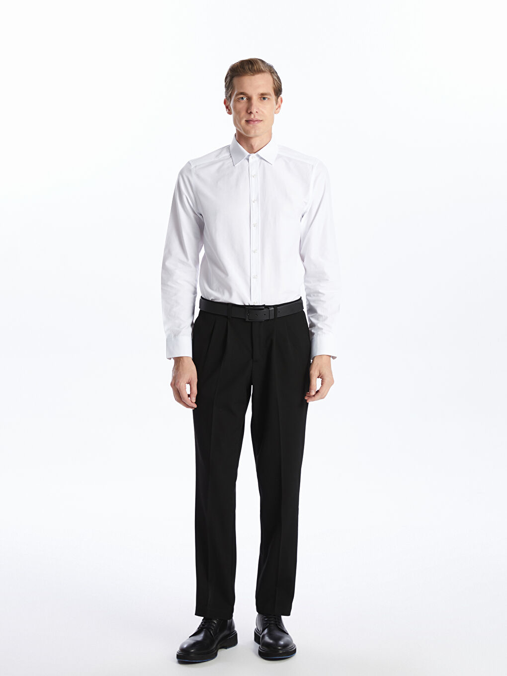 LCWAIKIKI Formal Beyaz Slim Fit Uzun Kollu Poplin Erkek Gömlek - 1