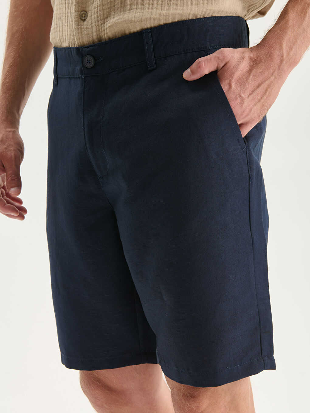 LCWAIKIKI Classic Standard Fit Linen Blend Men's Shorts -S51096Z8-KN7