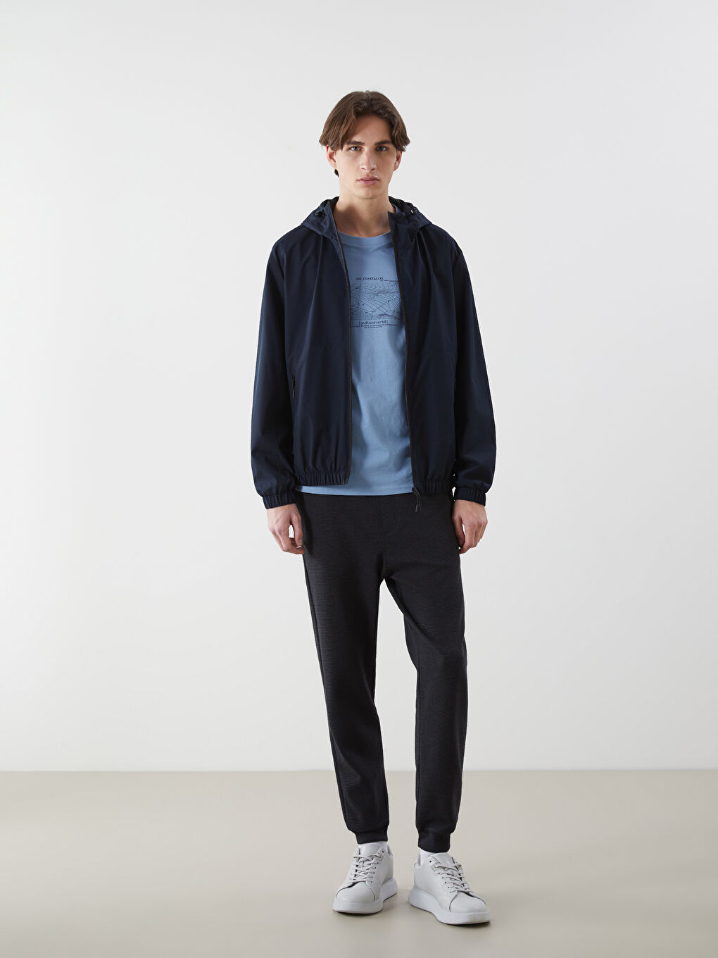 معطف واق من المطر للرجال مزود بغطاء رأس وقصة عادية-1