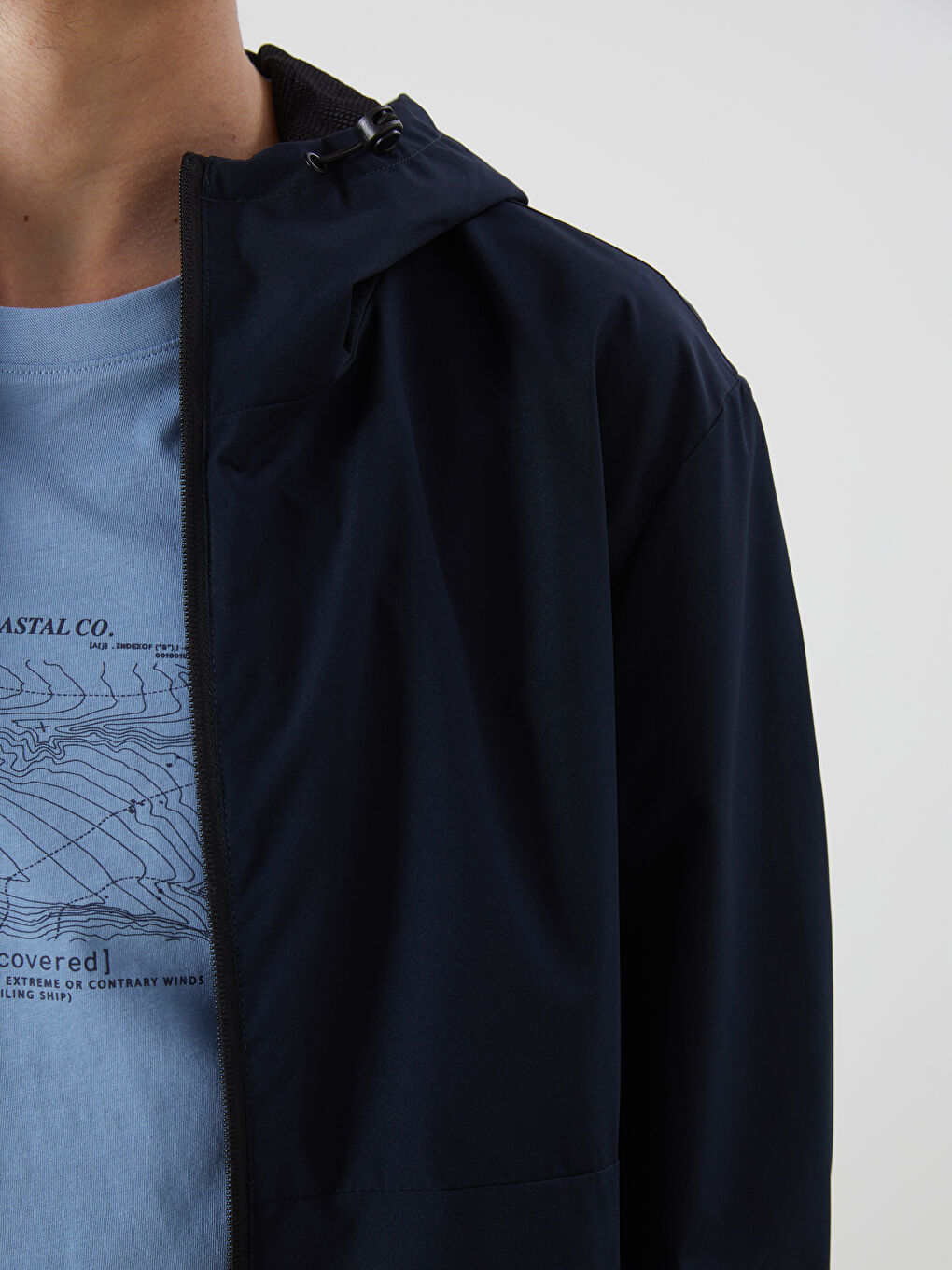 معطف واق من المطر للرجال مزود بغطاء رأس وقصة عادية-2