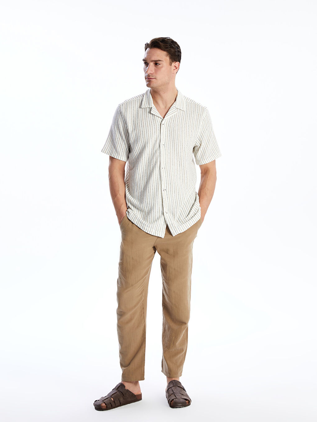 قميص رجالي مخطط بأكمام قصيرة بقصة عادية-3