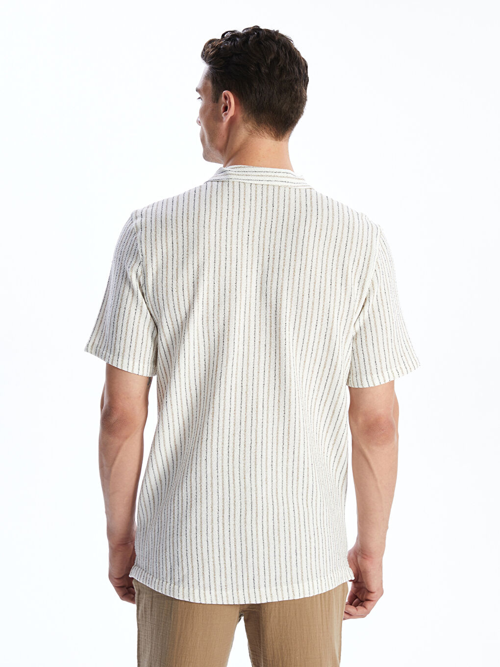 قميص رجالي مخطط بأكمام قصيرة بقصة عادية-7