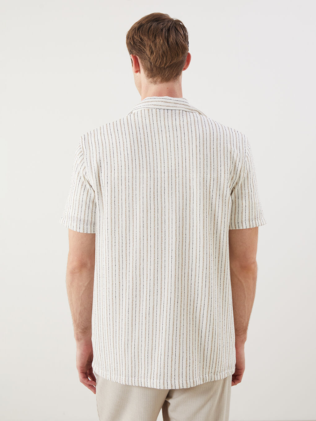 قميص رجالي مخطط بأكمام قصيرة بقصة عادية-6