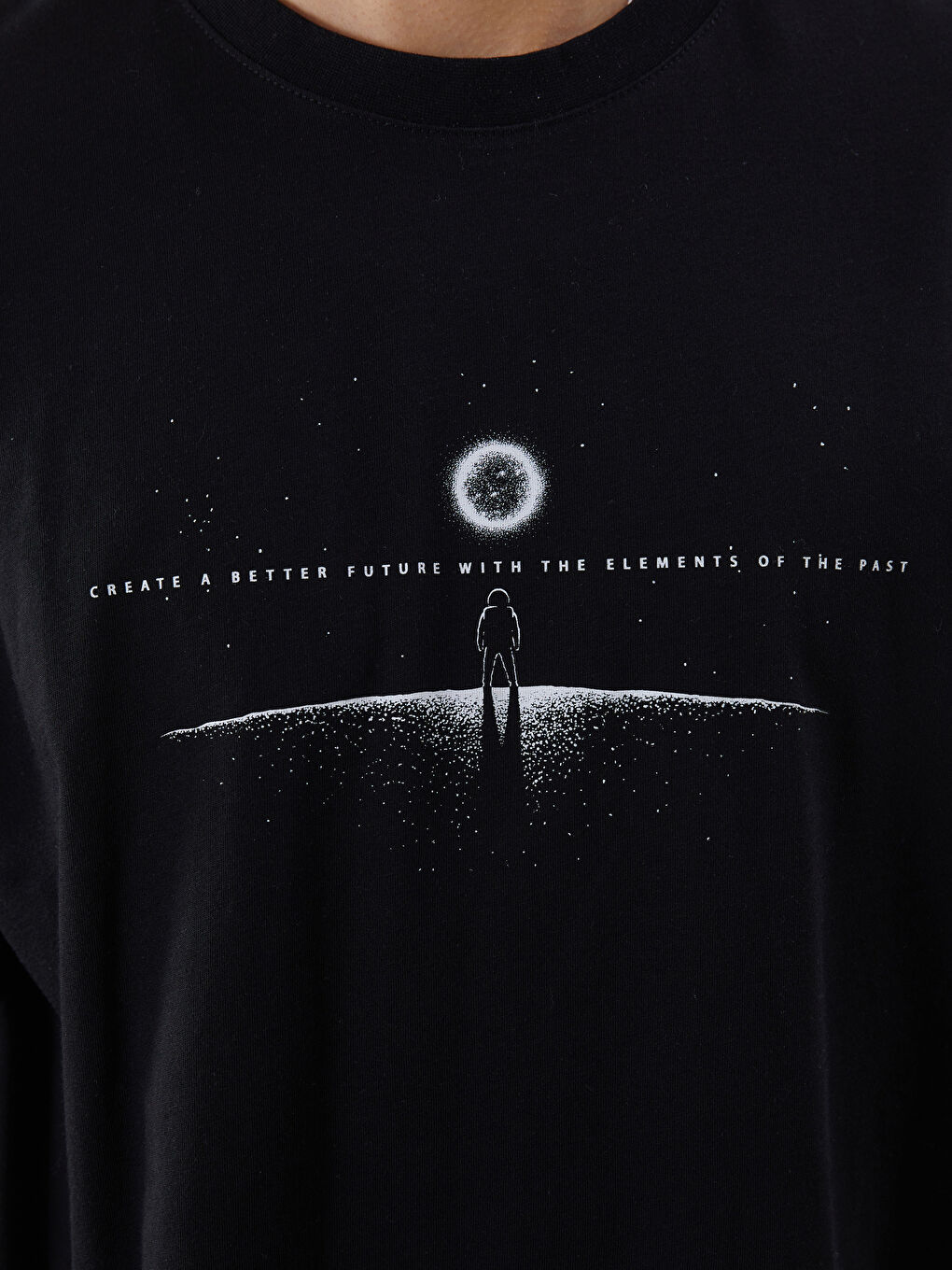 تيشيرت رجالي برقبة دائرية مطبوع من قماش جيرسي-2