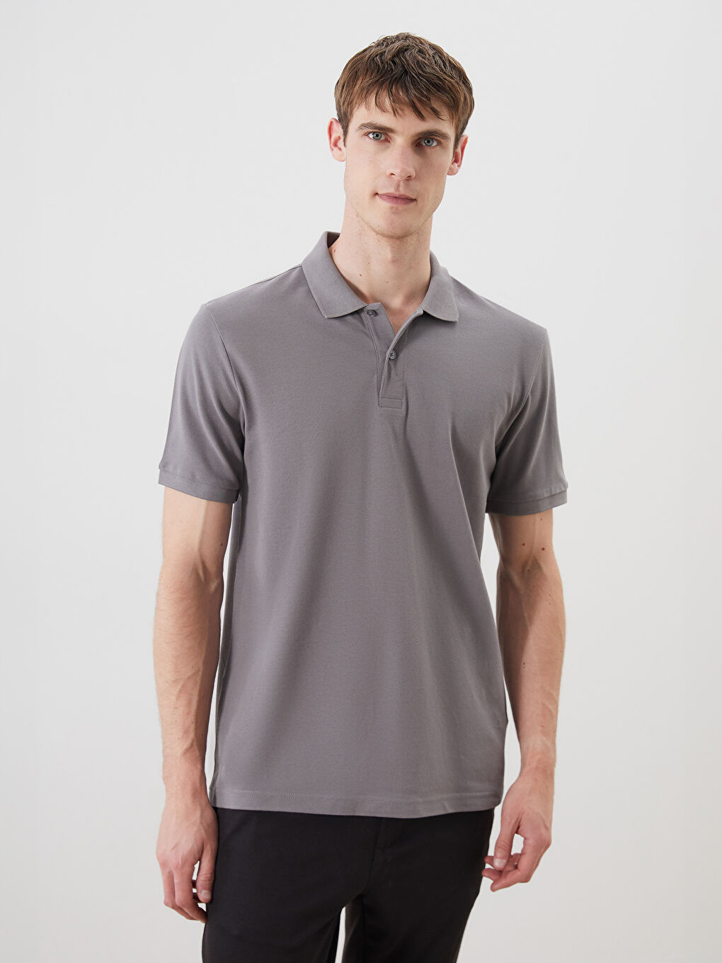 LCWAIKIKI كلاسيك تیشێرت پۆڵۆ یه‌خه‌ی قۆڵ كورت پیکێ بۆ پیاوان -S52213Z8-H0F