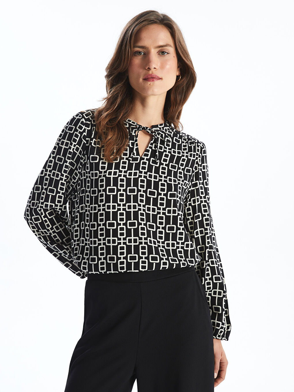 Ženska dezenirana bluza sa kragnom koja se vezuje -S52414Z8-LQJ