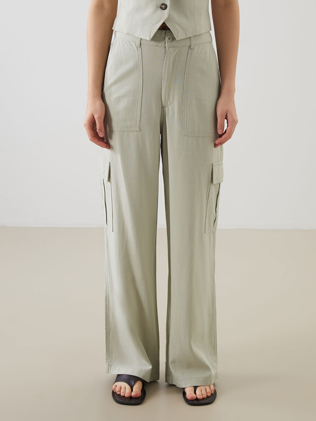 Yeşil Beli Lastikli Keten Karışımlı Kadın Kargo Pantolon-1
