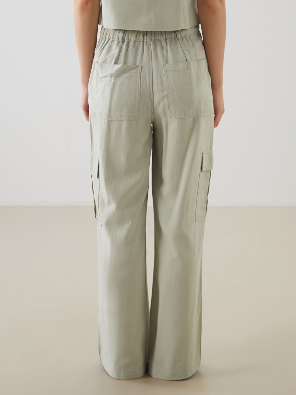 Yeşil Beli Lastikli Keten Karışımlı Kadın Kargo Pantolon-3