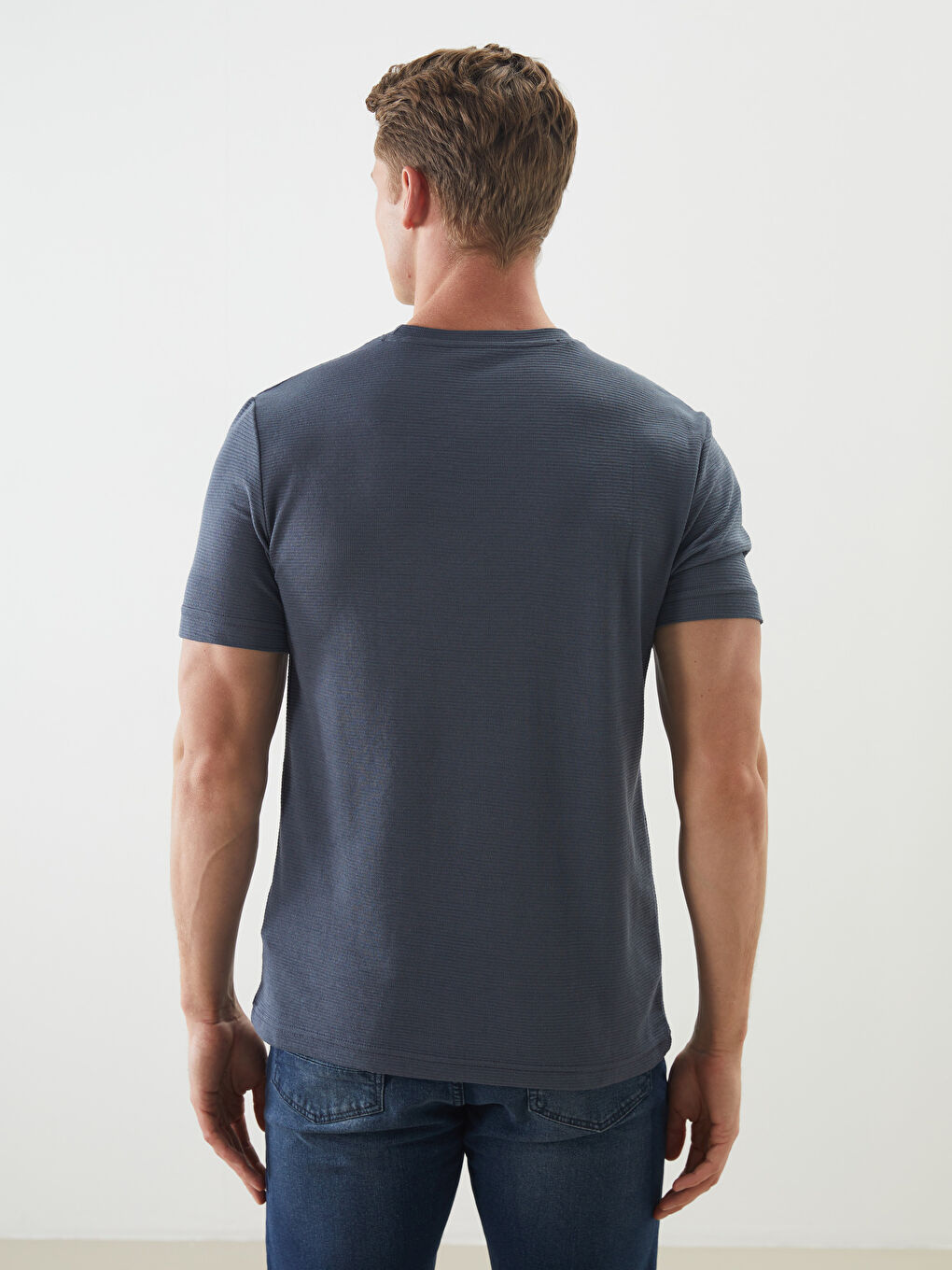 Gri Bisiklet Yaka Kısa Kollu Erkek Dokulu Tişört-3