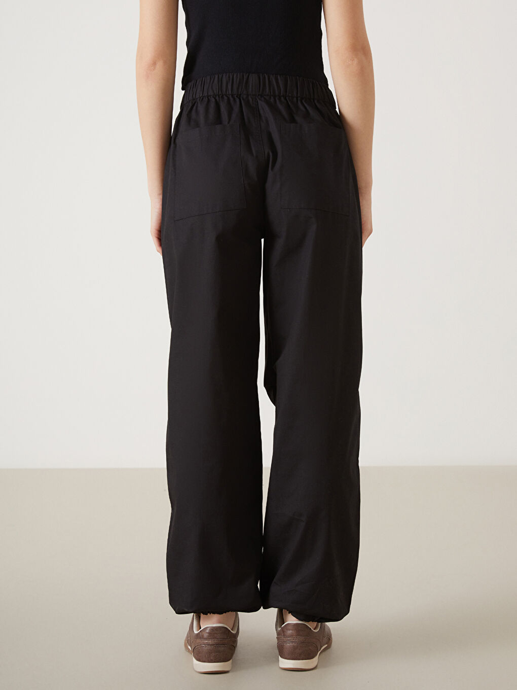 CRNA Jogger pantalone Žene -S53023Z8-CVL