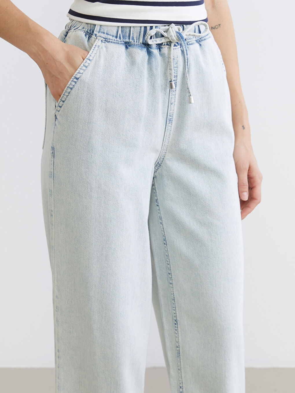 جينز نساء موم فيت بخصر مطاطي-2