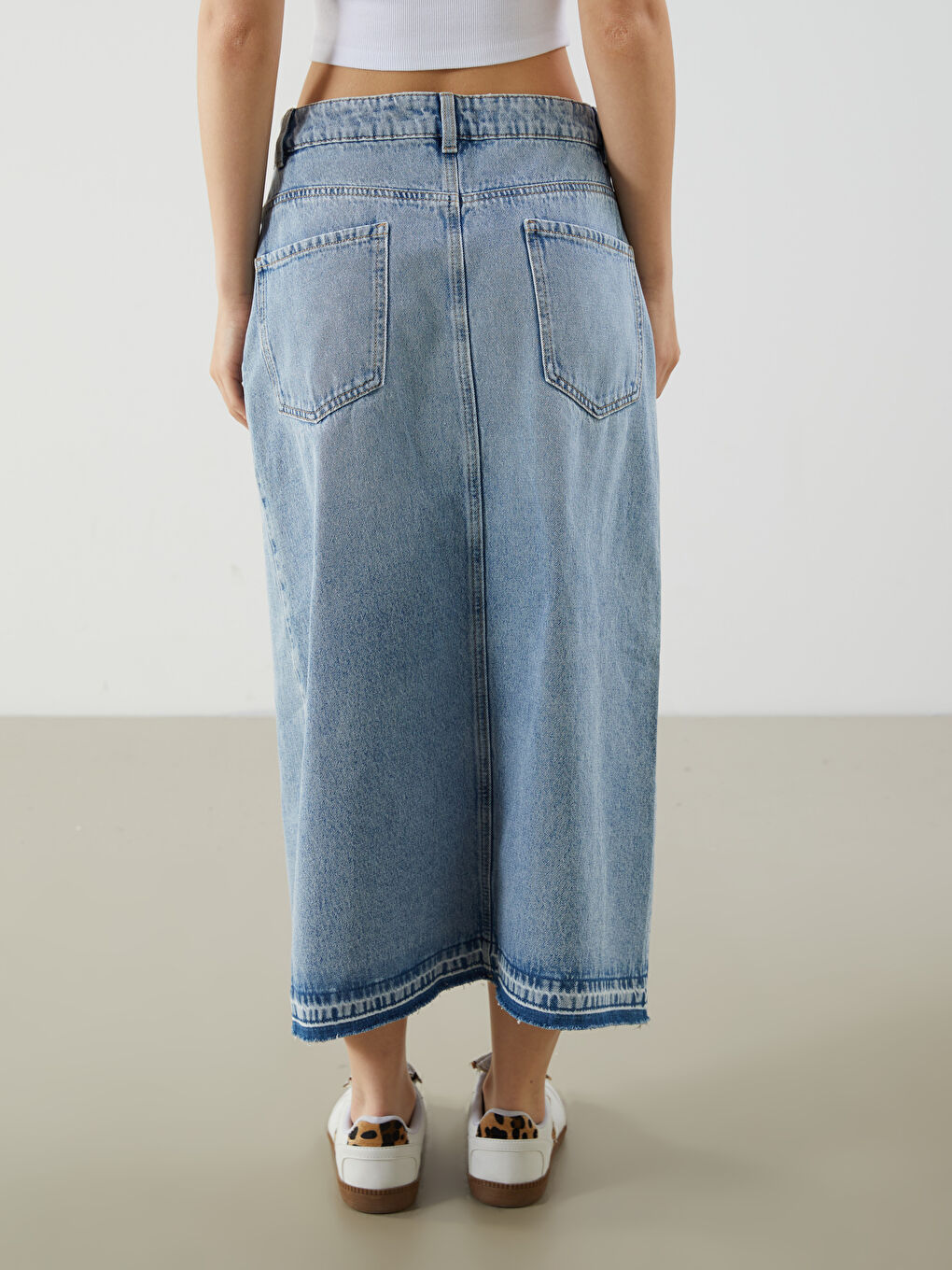 Slim Fit Denim Skirt -S53119Z8-S54