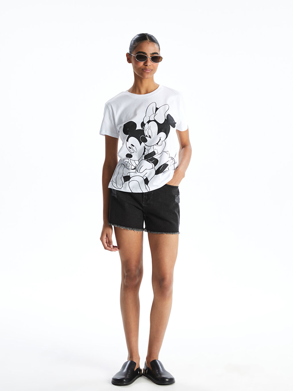 Women's Tight Fit Ripped Detailed Jean Shorts -S53128Z8-CVL