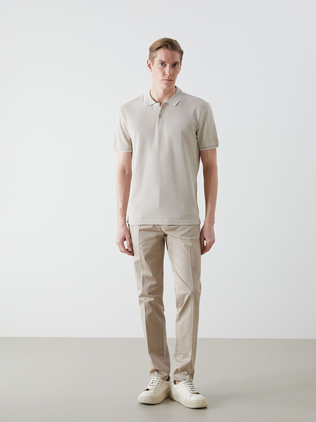 Bej Standart Kalıp Erkek Pileli Chino Pantolon
