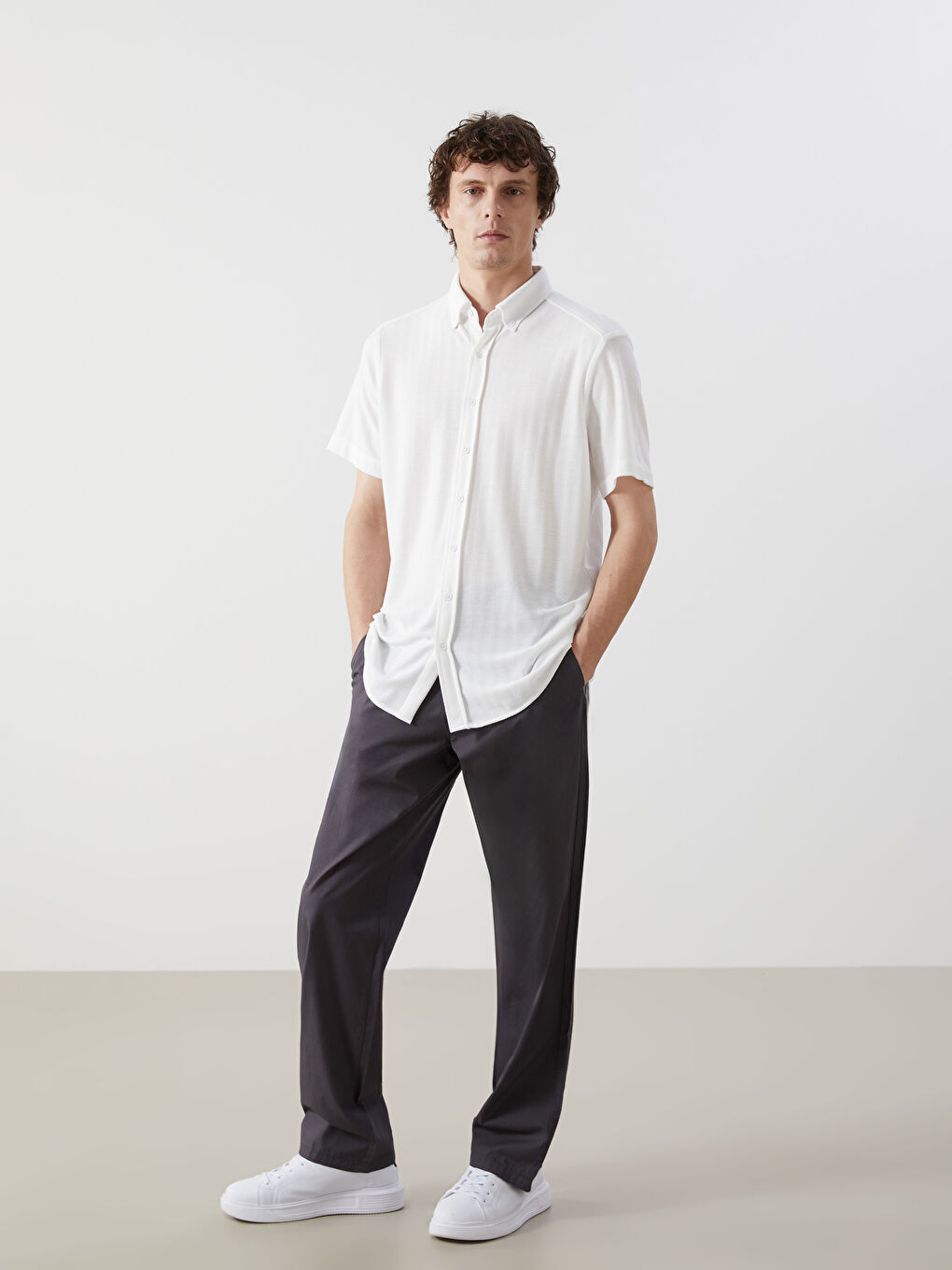 Čino pantalone za muškarce, opuštenog kroja -S53170Z8-JQN