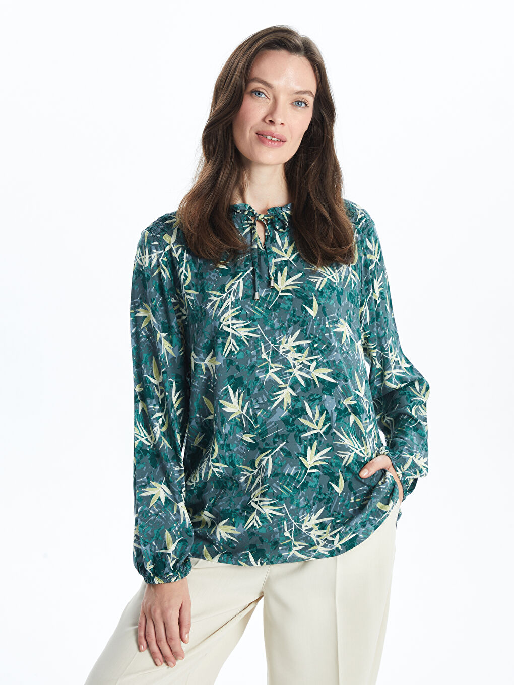 Ženska dezenirana bluza sa kragnom koja se vezuje -S53337Z8-LS6