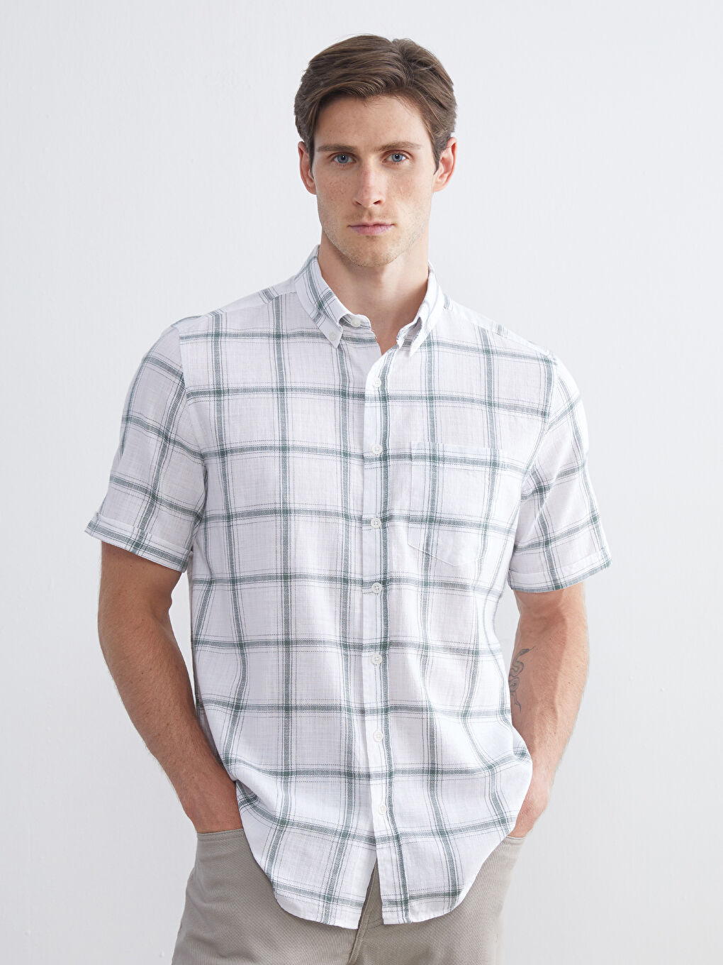 LCWAIKIKI Classic Regular Fit Short Sleeve Plaid Poplin Men's Shirt -S53338Z8-LME