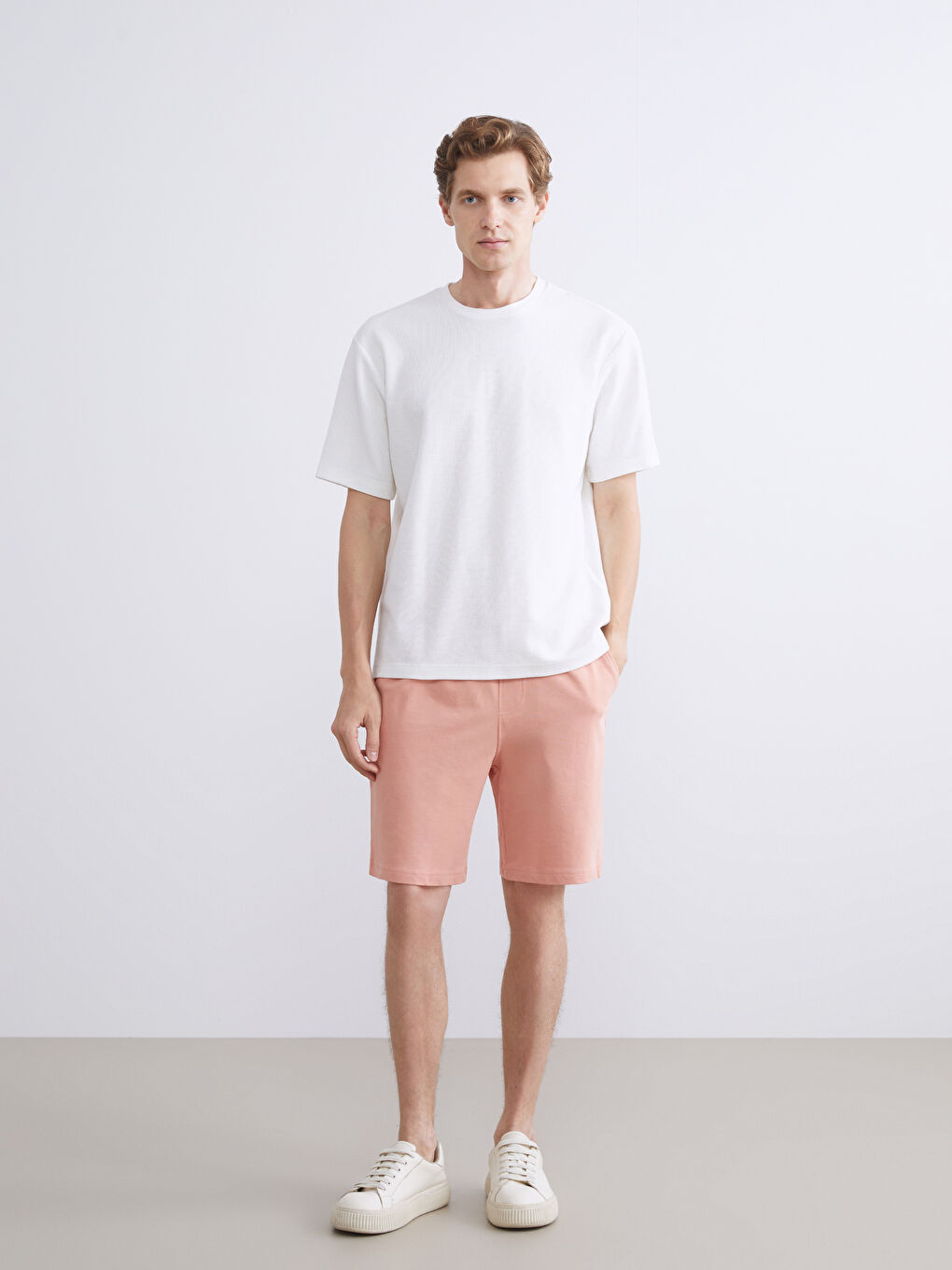 Pembe Standart Kalıp Erkek Şort