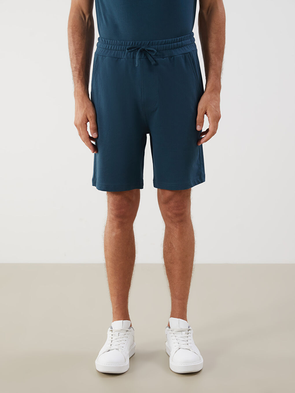Standard Fit Men's Shorts -S53431Z8-QT0