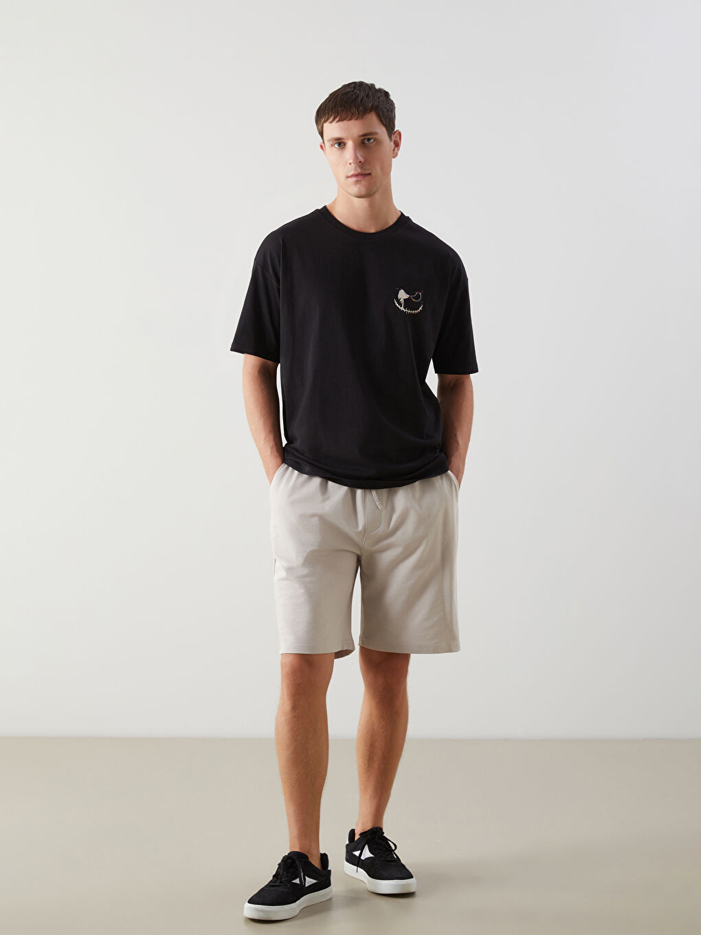 LCWAIKIKI Classic Standard Fit Men's Shorts -S53431Z8-SNE
