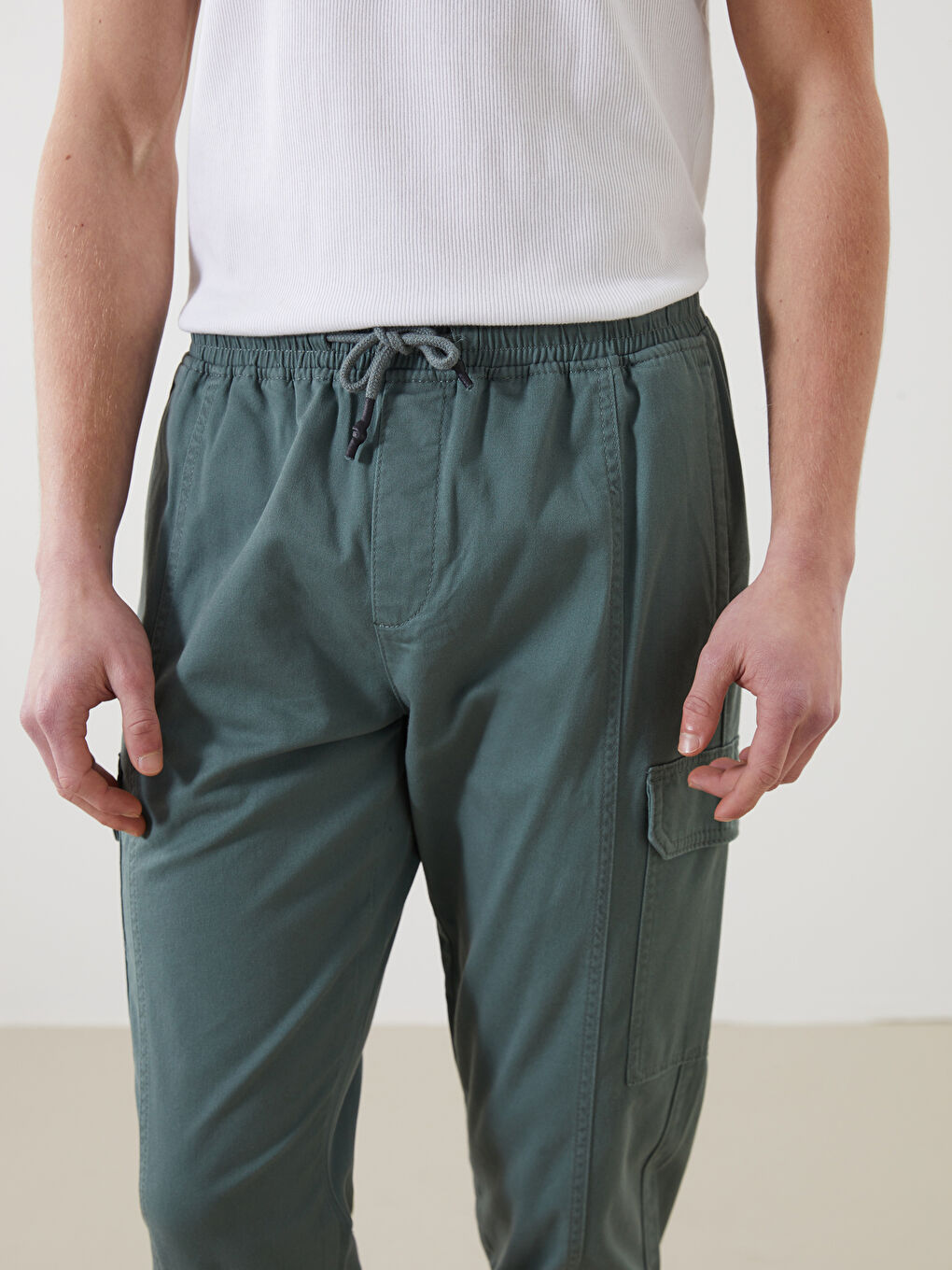 Standard Fit Men's Cargo Trousers -S53492Z8-YSQ