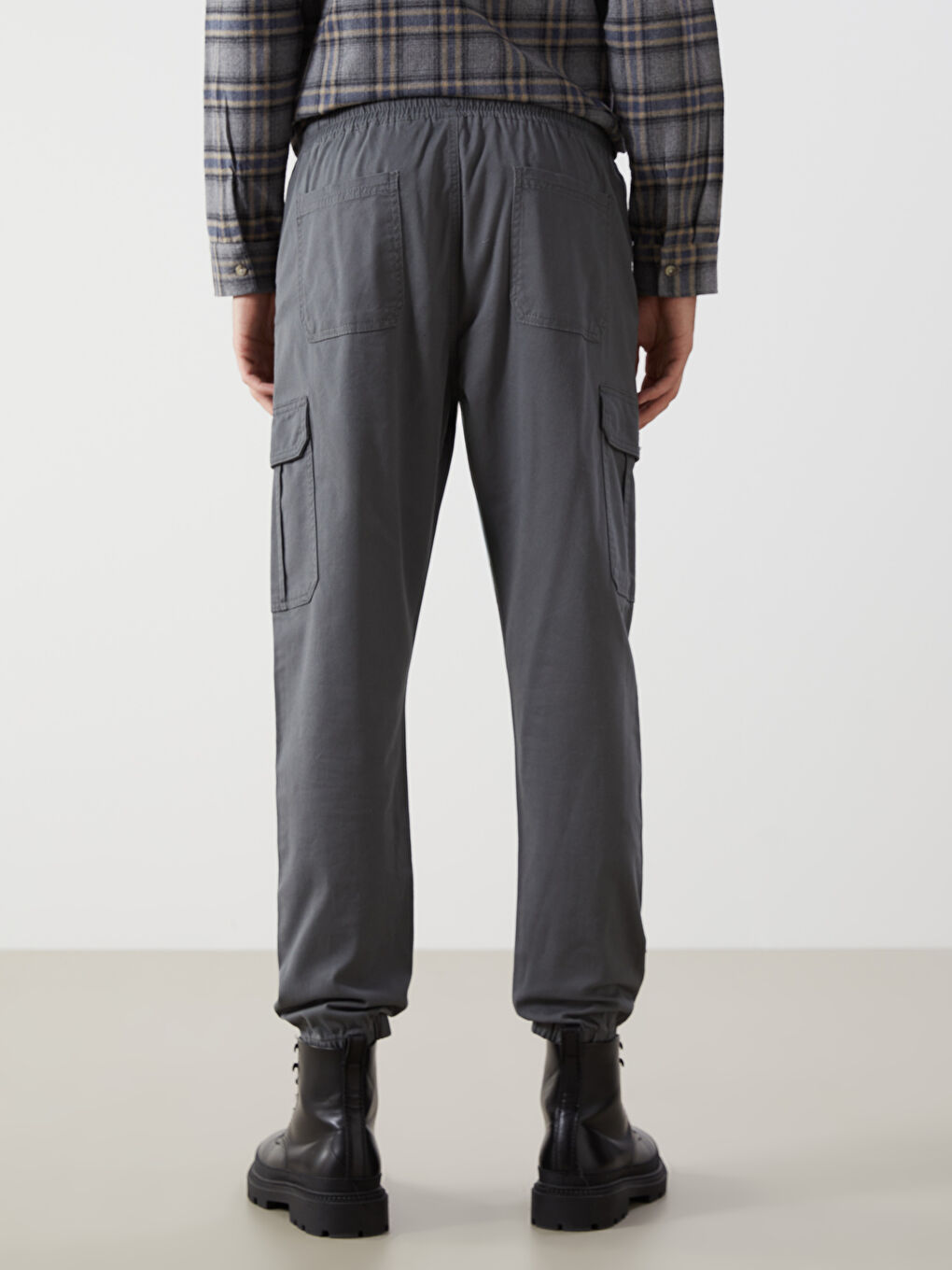 Брюки-джоггеры стандартного кроя из габардина для мужчин-3