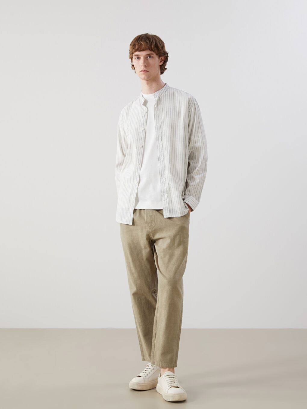 سروال رجال بقصة مريحة بمظهر الكتان