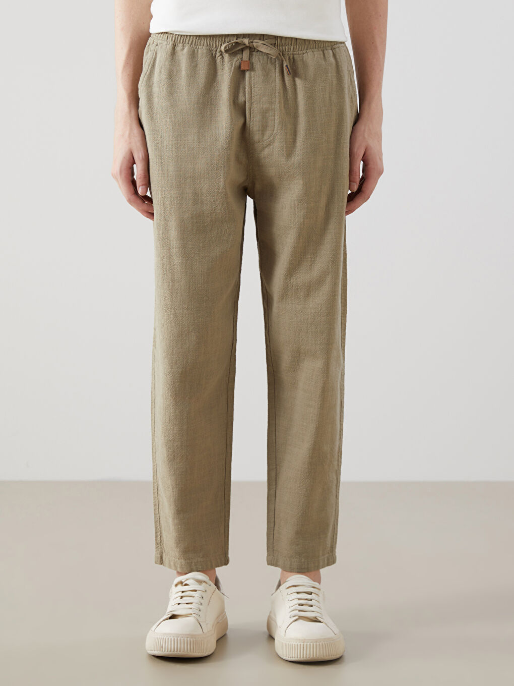 سروال رجال بقصة مريحة بمظهر الكتان-2