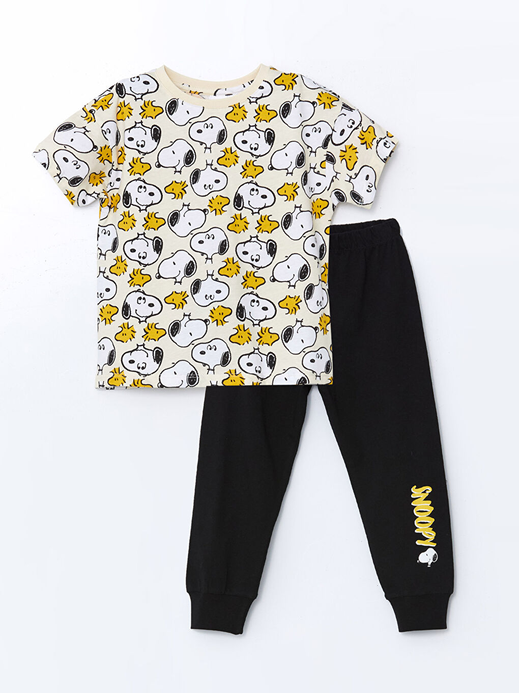 LCW Kids Ekru Bisiklet Yaka Snoopy Baskılı Erkek Çocuk Pijama Takımı