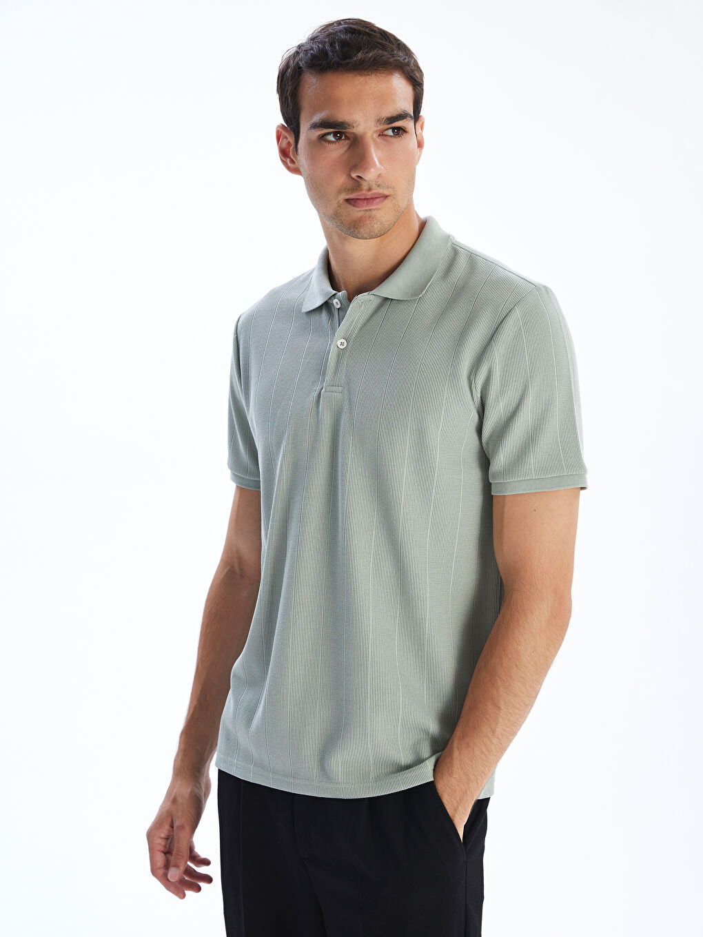 تیشێرتی یه‌خه‌ی پۆڵۆ قۆڵ کورت بۆ پیاوان