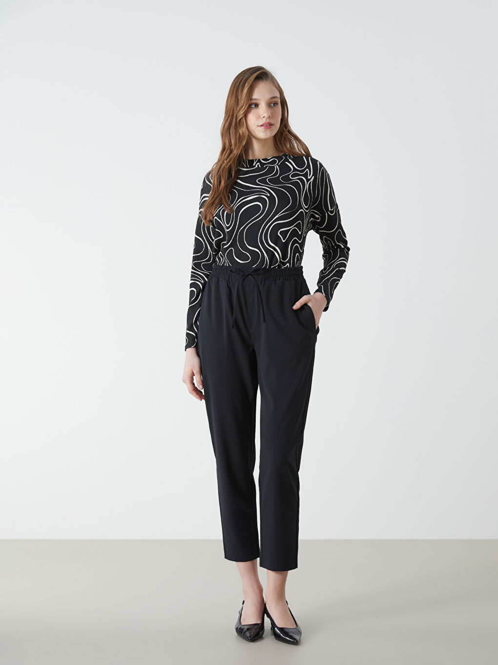 Pantalon Taille Élastiquée Coupe Carotte pour Femmes