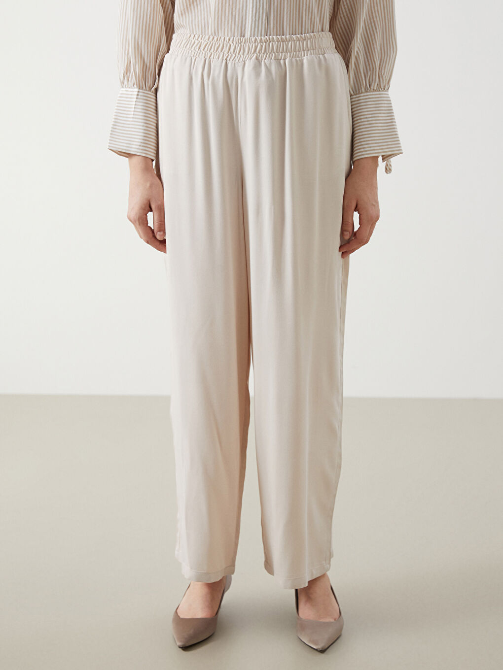 LCW Modest Beli Lastikli Geniş Paça Kadın Pantolon -S54395Z8-FZJ