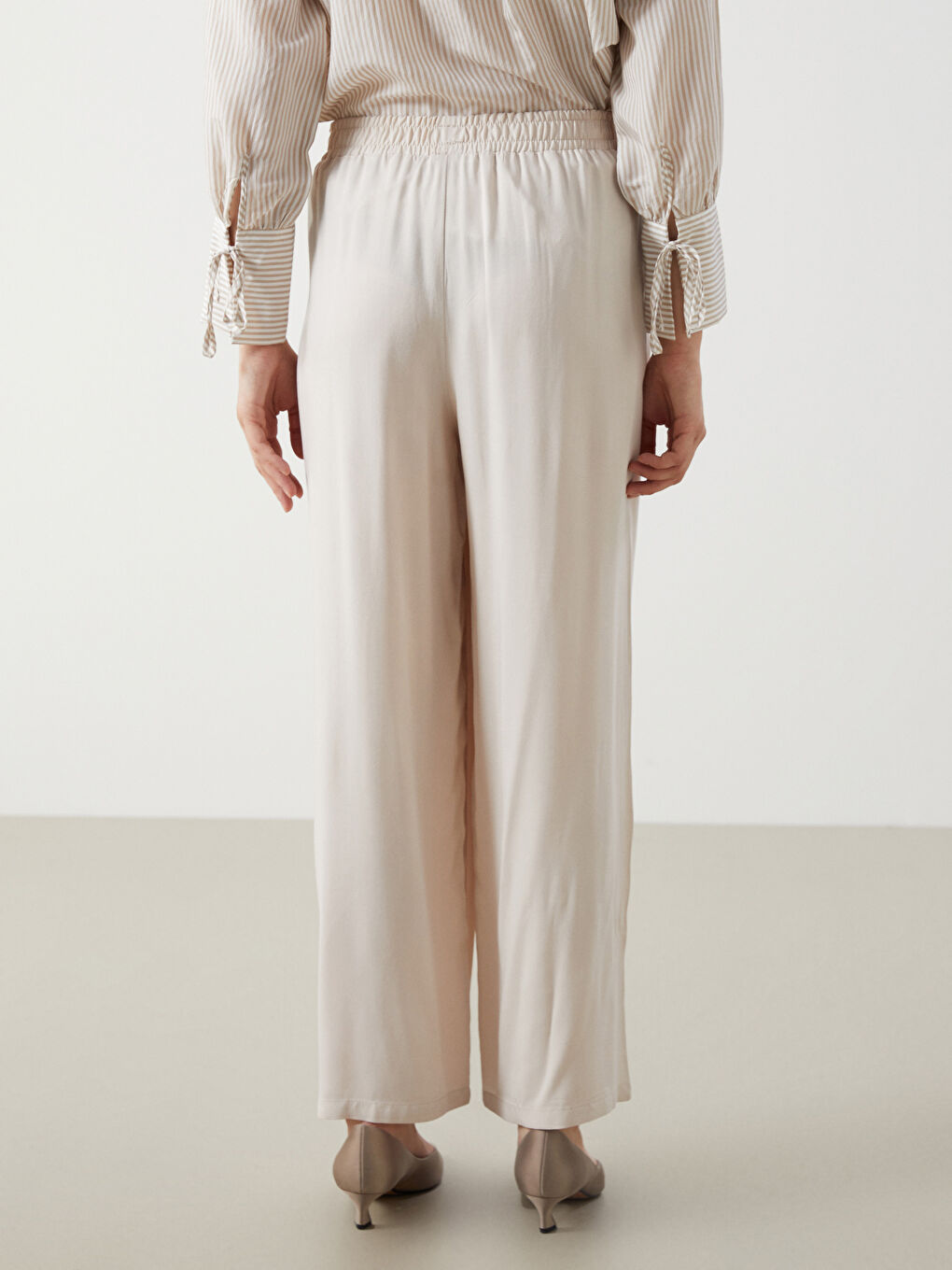 LCW Modest Beli Lastikli Geniş Paça Kadın Pantolon -S54395Z8-FZJ