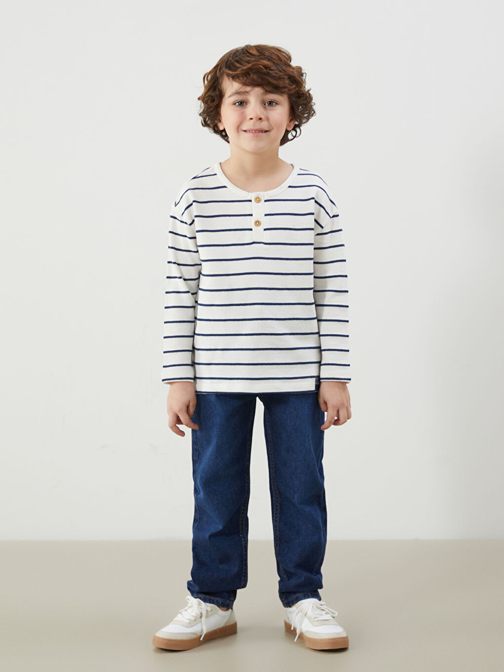 LCW Kids Bej Dokulu Kumaş Çizgili Erkek Çocuk Tişört - 1