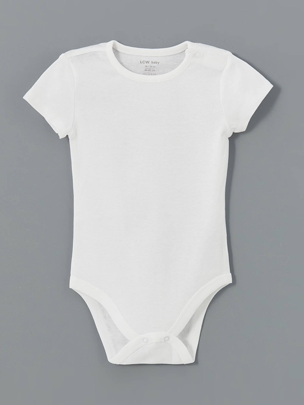 Beyaz Bisiklet Yaka Erkek Bebek Çıtçıtlı Body