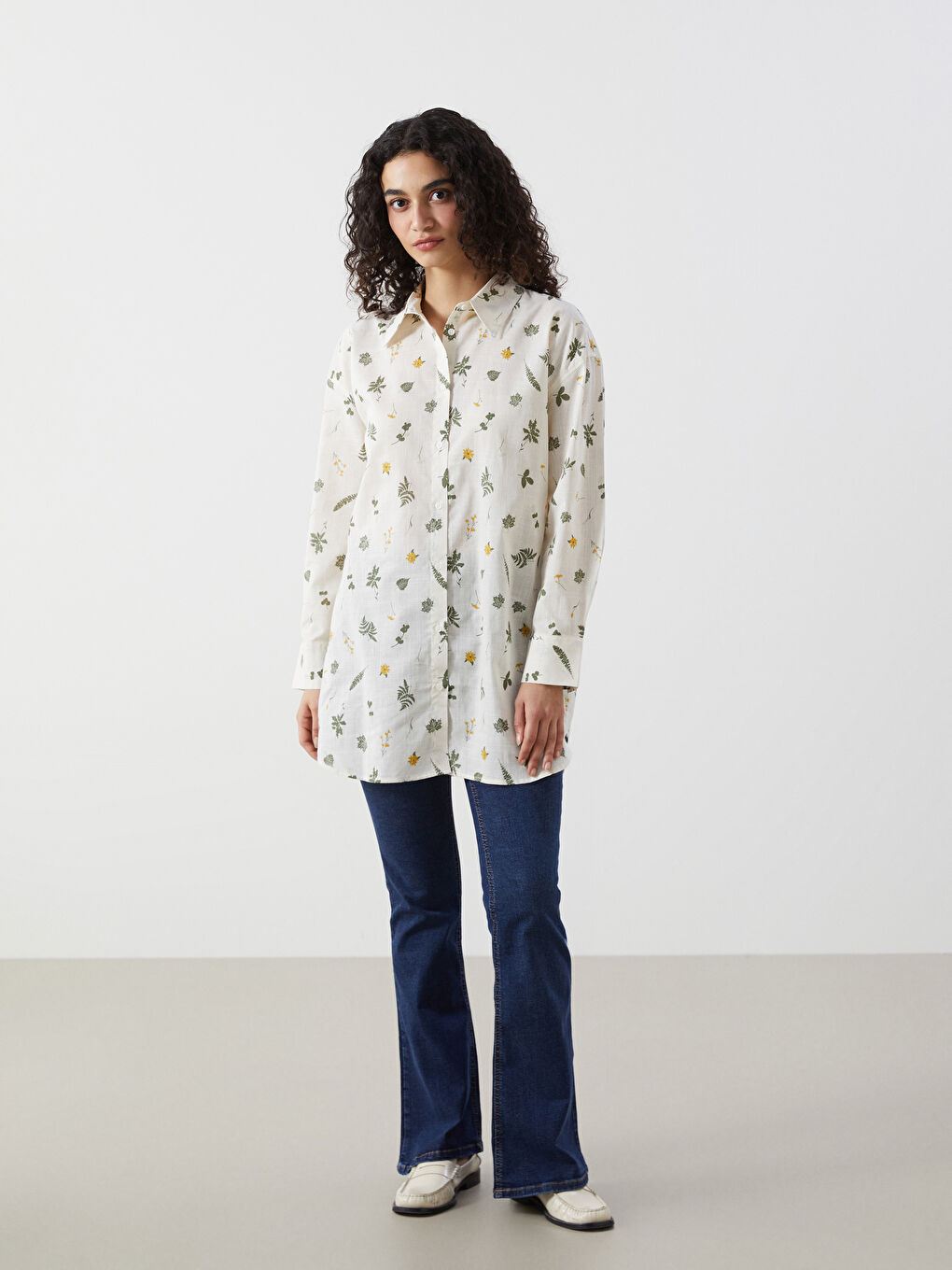 قميص تونيك بوبلين مُزهر أوفراسايز للسيدات-1