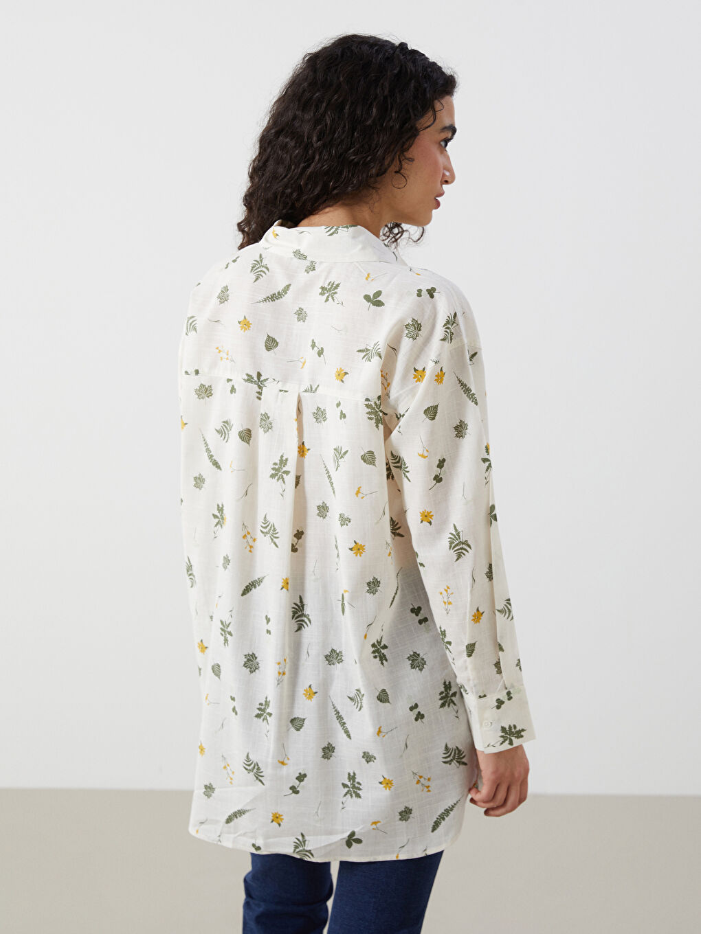 قميص تونيك بوبلين مُزهر أوفراسايز للسيدات-3