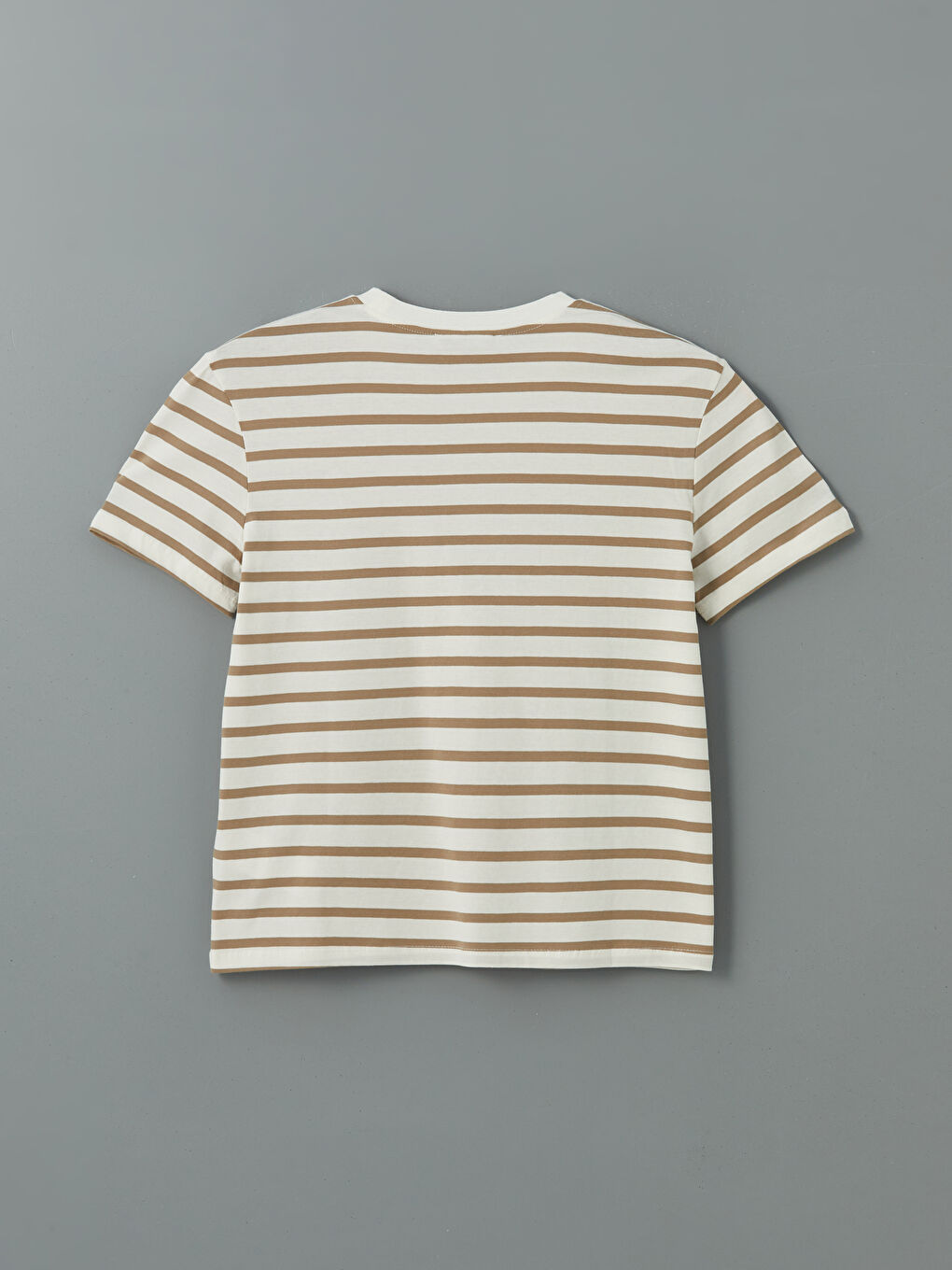 მრგვალი საყელო ზოლიანი მაისური ქალებისთვის-5